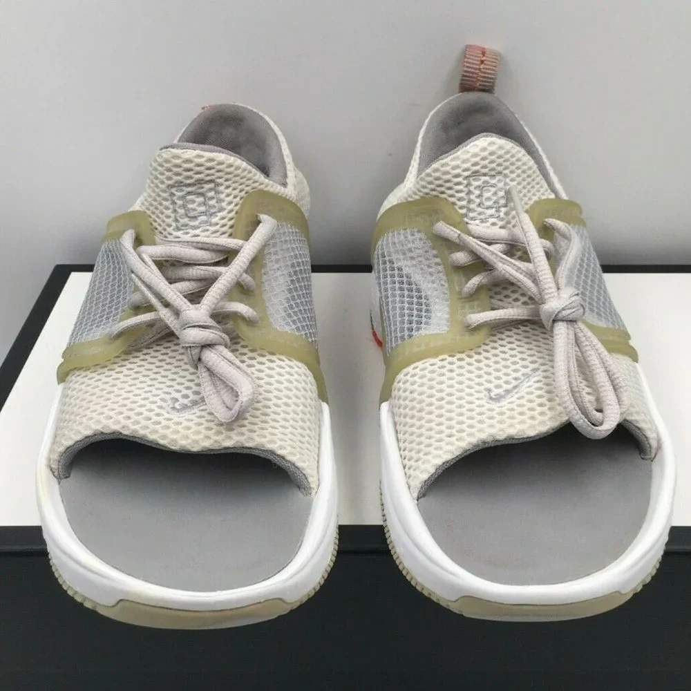 Nike looking size